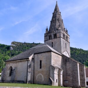 ViaCluny.fr Poligny patrimoine architecture visiter Jura site clunisien